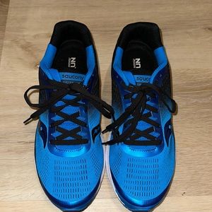 Saucony Men’s Breakthru 4’s